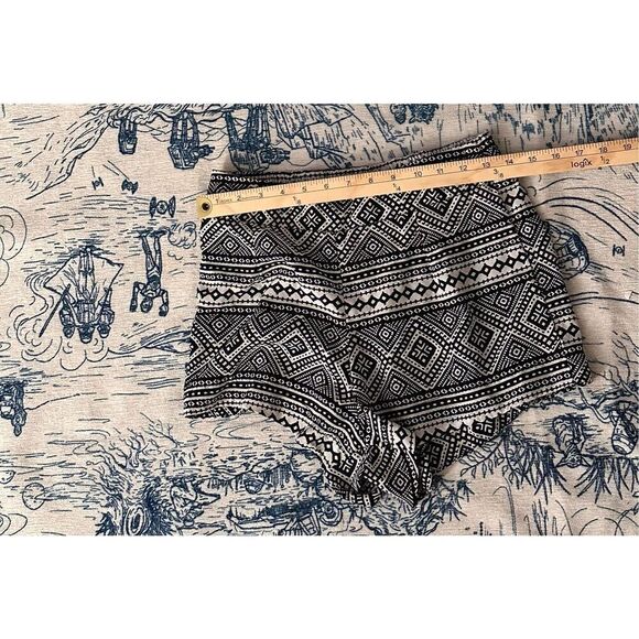 Beautiful Limonata Shorts Size Medium Womens Black White Striped Shorts Good Con - Picture 3 of 6